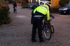 Polizei Steinfurt: POL-ST: Kreis Steinfurt, Ob groß, ob klein - beim Fahren im Dunkeln schalte ich das Licht ein