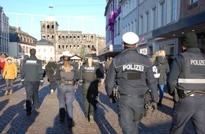 Polizeipräsidium Trier: POL-PPTR: Grenzüberschreitende polizeiliche Zusammenarbeit auch in diesem Jahr wieder durch internationale Weihnachtsmarktstreifen verfestigt