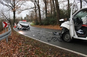 Polizei Rheinisch-Bergischer Kreis: POL-RBK: Bergisch Gladbach - Zwei Verletzte und hoher Sachschaden nach Frontalkollision