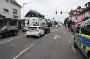 Polizei Rheinisch-Bergischer Kreis: POL-RBK: Bergisch Gladbach - Leverkusener Audifahrer nach Auffahrunfall gesucht