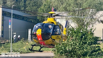 Feuerwehr Hagen: FW Hagen: Unfall auf Betriebsgel&auml;nde, zwei verletzte Personen nach Reifenplatzer, Rettungshubschrauber im Einsatz