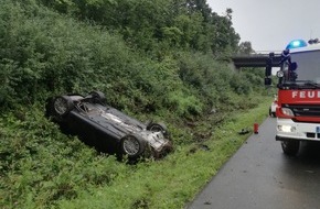 Feuerwehr der Stadt Arnsberg: FW-AR: Feuerwehr Arnsberg sichert Einsatzstelle auf Autobahn: Verletzte Person an Rettungsdienst übergeben