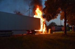 Polizeiinspektion Delmenhorst / Oldenburg - Land / Wesermarsch: POL-DEL: Autobahnpolizei Ahlhorn: Brand eines Sattelzuges auf Parkplatz der A28 zwischen Anschlussstellen Hude und Hatten