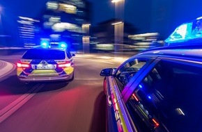 Polizei Mettmann: POL-ME: Einsatz wegen Randalierer: Streifenwagen beschädigt - Ratingen - 2009070