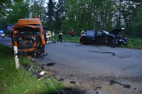 POL-STD: Sieben zum Teil schwer verletzte Autoinsassen bei Unfall in Stade - 130.000 Euro Sachschaden