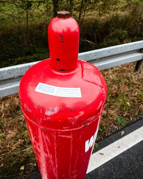 FW-DT: Verkehrsunfall auf der Hornschen Straße - Glück im Unglück für zwei Fahrer