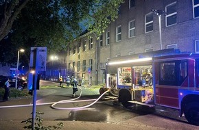 Feuerwehr Dinslaken: FW Dinslaken: Zimerbrand an der Karlstraße