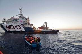 Schweizerisches Rotes Kreuz / Croix-Rouge Suisse: La CRS partecipa al salvataggio dei profughi nel Mediterraneo