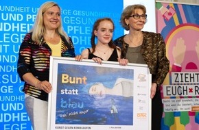DAK-Gesundheit: "bunt statt blau": Schülerin aus Ingolstadt gewinnt DAK-Plakatwettbewerb gegen Rauschtrinken in Bayern