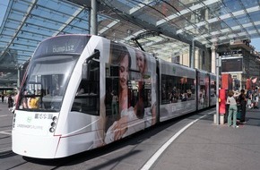 Lindenhofgruppe AG: "An Ihrer Seite. Ein Leben lang." Das neue Tram der Lindenhofgruppe hat Fahrt aufgenommen