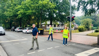 Polizeiinspektion Oldenburg-Stadt / Ammerland: POL-OL: Schulanfangsaktion an der Grundschule Edewecht - Sch&uuml;lerlotsinnen und Sch&uuml;lerlotsen dringend gesucht - Appell f&uuml;r mehr R&uuml;cksicht im Stra&szlig;enverkehr