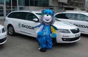 Skoda Auto Deutschland GmbH: Neue SKODA Octavia Combi fahren bei der 77. IIHF Eishockey-Weltmeisterschaft vor (BILD)