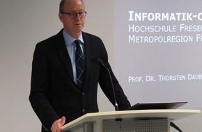 Hochschule Fresenius: Hochschule Fresenius gründet IT-Cluster für die Metropolregion FrankfurtRheinMain