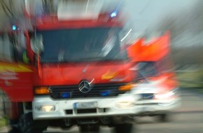 Polizei Mettmann: POL-ME: Altpapiercontainer steht in Flammen - Ratingen - 1907010