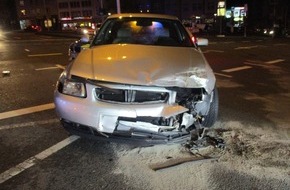 Polizei Hagen: POL-HA: Hagen- Verkehrsunfall mit Rettungswagen