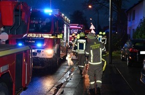 Feuerwehr Pulheim: FW Pulheim: Feuer an einem Bungalow