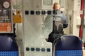 Bundespolizeiinspektion Stralsund: BPOL-HST: Zeugenaufruf - Sachbeschädigungen im Reisezug