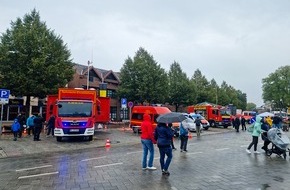 Kreisfeuerwehrverband Segeberg: FW-SE: Blaulichttag in der Rolandstadt