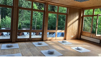 Bildungsurlaub neu denken: Mit Meditation und Achtsamkeit Stresskompetenz für den Berufsalltag stärken