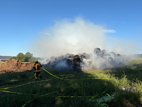 FW Reichenau: Brand von mehreren hundert Riedballen fordert Feuerwehr über 24 Stunden - 19.08.2026