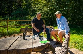 SRH Fernhochschule - The Mobile University: Waldachtsamkeit: Den Wald mit allen Sinnen erleben