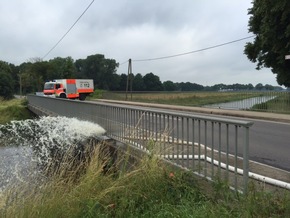 FW-D: Hochwasser in Isselburg [Kreis Borken]
Feuerwehr Düsseldorf unterstützt die Einsatzkräfte vor Ort