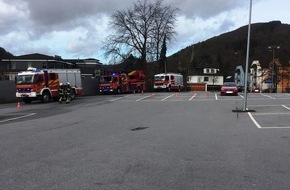 Feuerwehr Plettenberg: FW-PL: OT-Stadtmitte. Gasgeruch in Haushaltswarenladen sorgte für Einsatz der Feuerwehr.