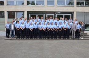 Kreispolizeibehörde Viersen: POL-VIE: 38 junge Frauen und Männer - Schritt in die praktische Polizeiausbildung