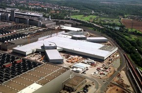Opel Automobile GmbH: Automobilfertigung des 21. Jahrhunderts / Opel setzt mit neuem Werk in Rüsselsheim Maßstäbe