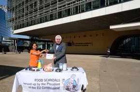 foodwatch e.V.: Protest in Brussels: foodwatch Accuses EU of Large-Scale Failings in Health and Safety - Open Letter: Commission President Jean-Claude Juncker Is "Detached from Reality"