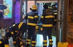 Feuerwehr München: FW-M: Aufzugsrettung mit Hindernissen (Isarvorstadt)