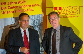 ASB-Bundesverband: Müntefering und Fleckenstein: "Freiwilliges Engagement ist mehr als ein Sahnehäubchen" (BILD)