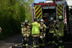 FW LK Esslingen: Gro&szlig; angelegte &Uuml;bung des Gemeindeverwaltungsverband Reichenbach an der Fils im Gewerbegebiet Leintel.