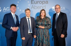 AGA Unternehmensverband: 33. EuropaAbend des AGA mit Bundeswirtschaftsminister Dr. Robert Habeck
