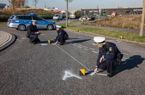 Polizei Rhein-Erft-Kreis: POL-REK: 170714-2: Fahrradfahrer bremste und stürzte - Wesseling