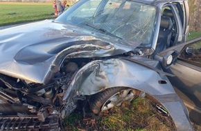 Polizeiinspektion Stade: POL-STD: 31-jähriger Autofahrer bei Unfall in der Gemarkung Hollenbeck schwer verletzt, Polizei Harsefeld sucht wichtigen Unfallzeugen