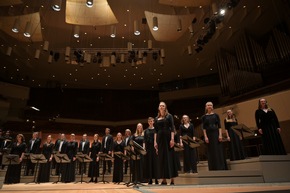 Überwältigendes Debütkonzert des Bundesjugendchores in der Philharmonie Berlin