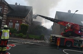 Polizeiinspektion Rotenburg: POL-ROW: Brand eines Schuppens greift auf Mehrparteienhaus &uuml;ber - hoher Sachschaden
