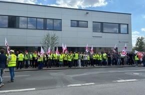 IGBCE Nordost: Warnstreik bei LITRONIK erfolgreich: Tarifvertrag vereinbart
