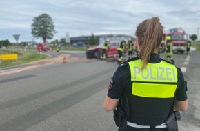 Polizeiinspektion Hameln-Pyrmont/Holzminden: POL-HM: Verkehrsunfall mit zwei leicht verletzten Personen auf der Kreuzung K 3/Herkenser Straße