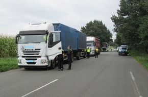 Polizeiinspektion Diepholz: POL-DH: --- Kontrolle des Schwerlastverkehrs zur Fortbildung (Foto) ---