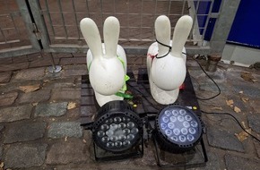 Polizeipräsidium Hamm: POL-HAM: Selbstbedienung beim Herbstleuchten - Polizist in Freizeit verhindert Diebstahl