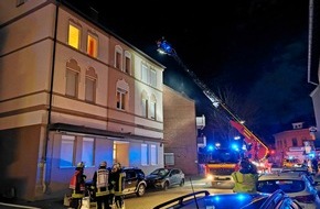 Feuerwehr Dortmund: FW-DO: STARKE RAUCHENTWICKLUNG IM DACHGESCHOSS