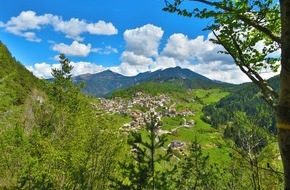 Europas Wanderdörfer: Der Naturpark und seine begeisternden Landschaftsbilder und Landschaftsgeschichten - BILD