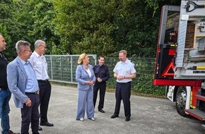 Feuerwehr Bremerhaven: FW Bremerhaven: Senatorin Dr. Eva H&ouml;gl besucht die Freiwilligen Feuerwehren Bremerhaven-Lehe und Wulsdorf