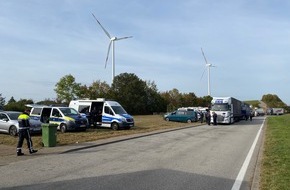 Polizeidirektion Kaiserslautern: POL-PDKL: Schwerverkehrskontrolle auf der BAB 8...