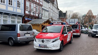 Freiwillige Feuerwehr Celle: FW Celle: Mit der Drehleiter durch die Weihnachtsstadt