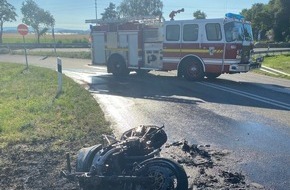 Polizeidirektion Neustadt/Weinstraße: POL-PDNW: Polizeiautobahnstation Ruchheim: Motorradbrand auf B9 - Totalschaden