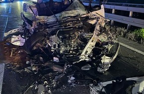 Polizei Bielefeld: POL-BI: Schwerer Unfall nach Sekundenschlaf auf der A 44