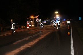 FW-WRN: Verkehrsunfall mit LKW-Beteiligung auf der BAB 1